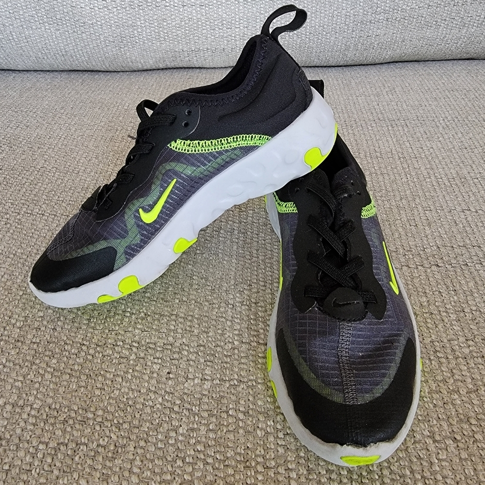 Nike tennis shoes - Boys